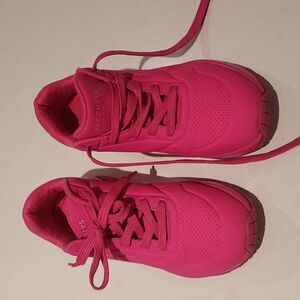 Skechers Sz 7.5 hot pink
